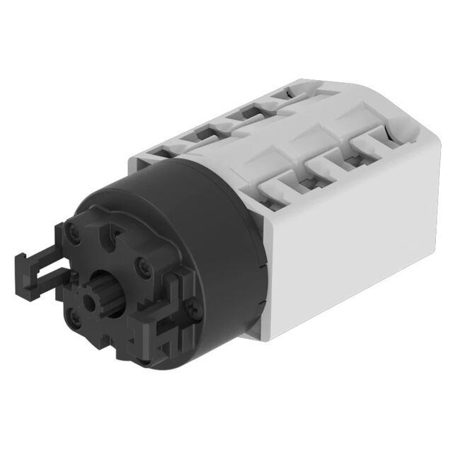 704.F1A00002